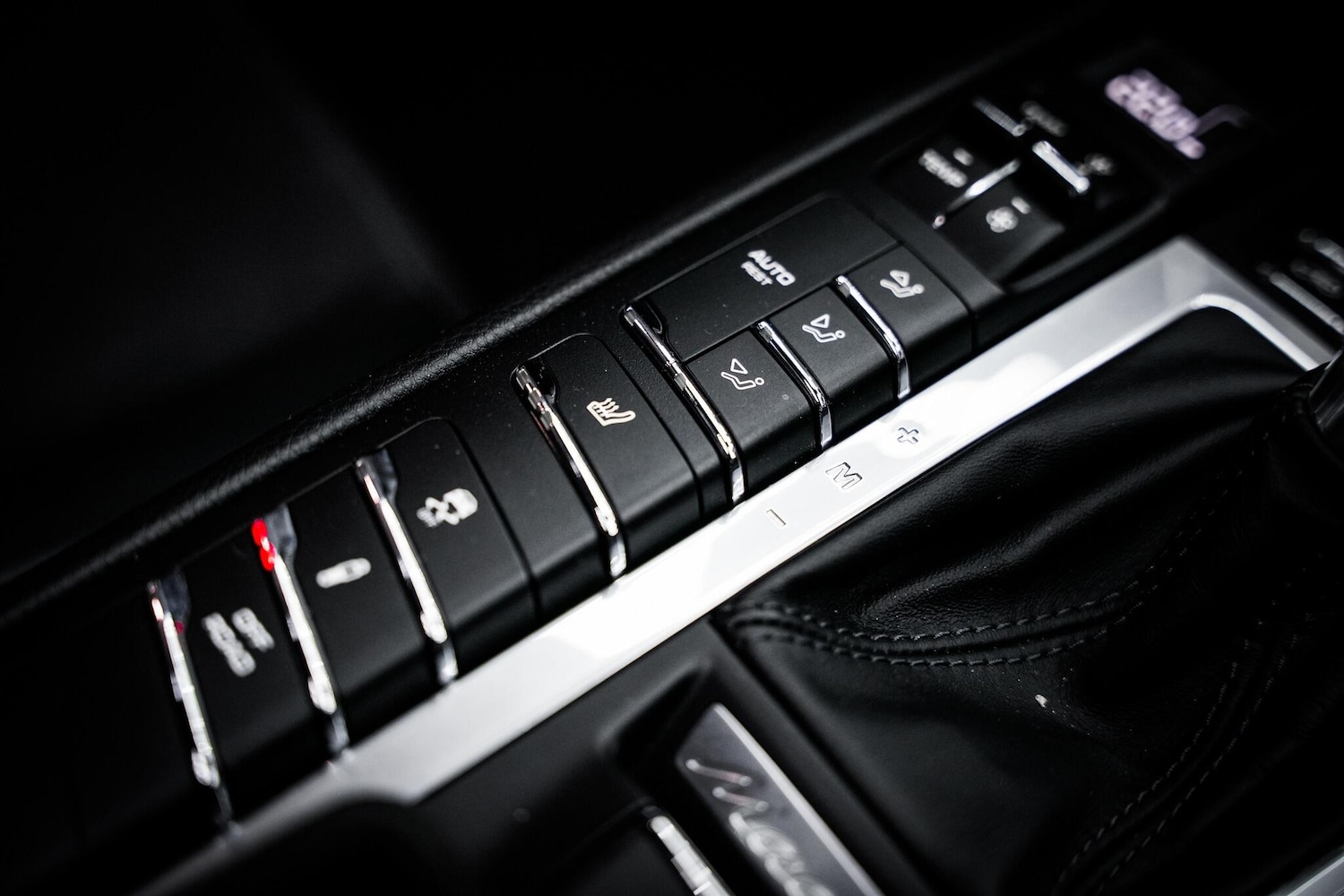 Used Porsche Macan 2021 for sale - 76658425: Photo 49