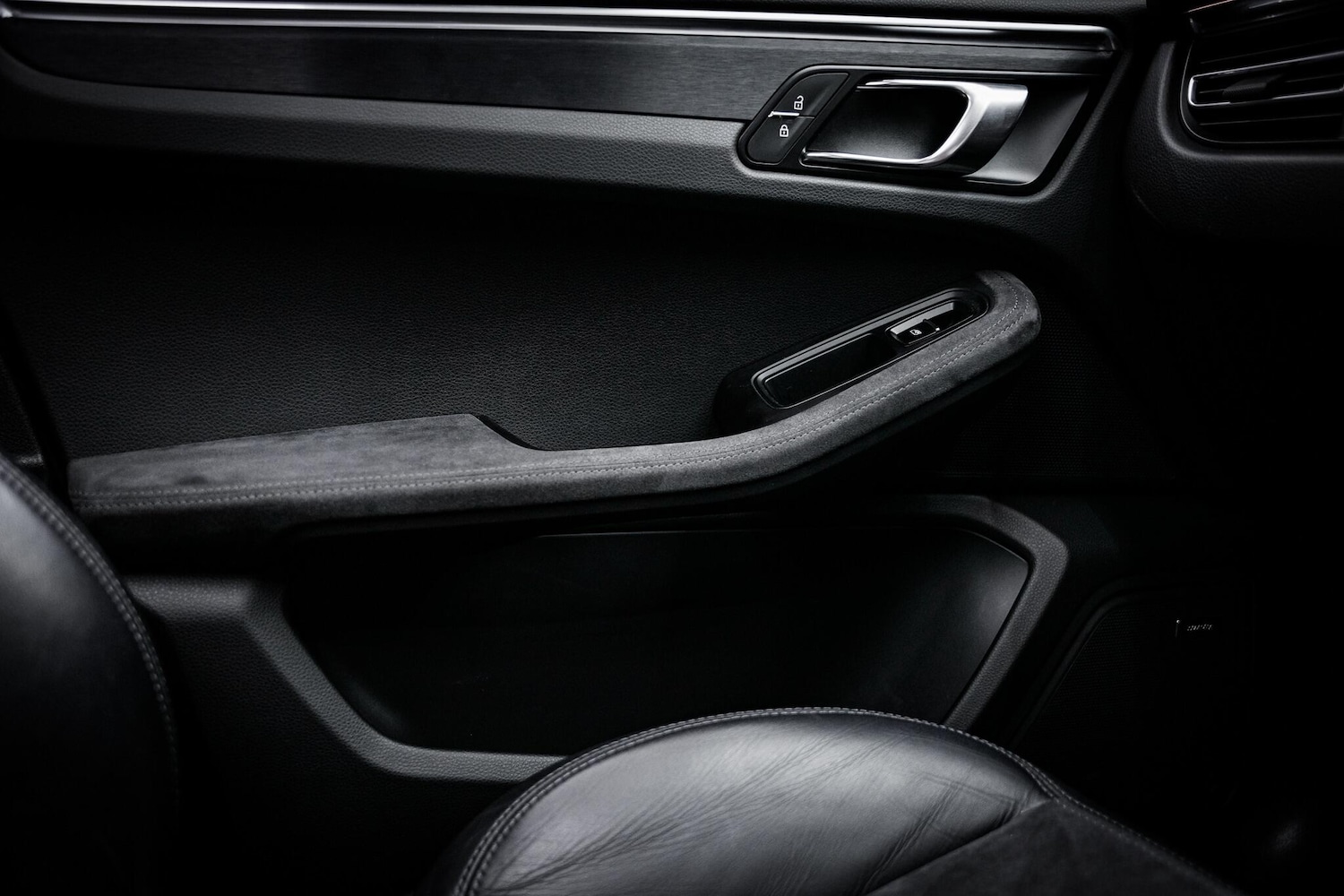 Used Porsche Macan 2021 for sale - 76658425: Photo 52