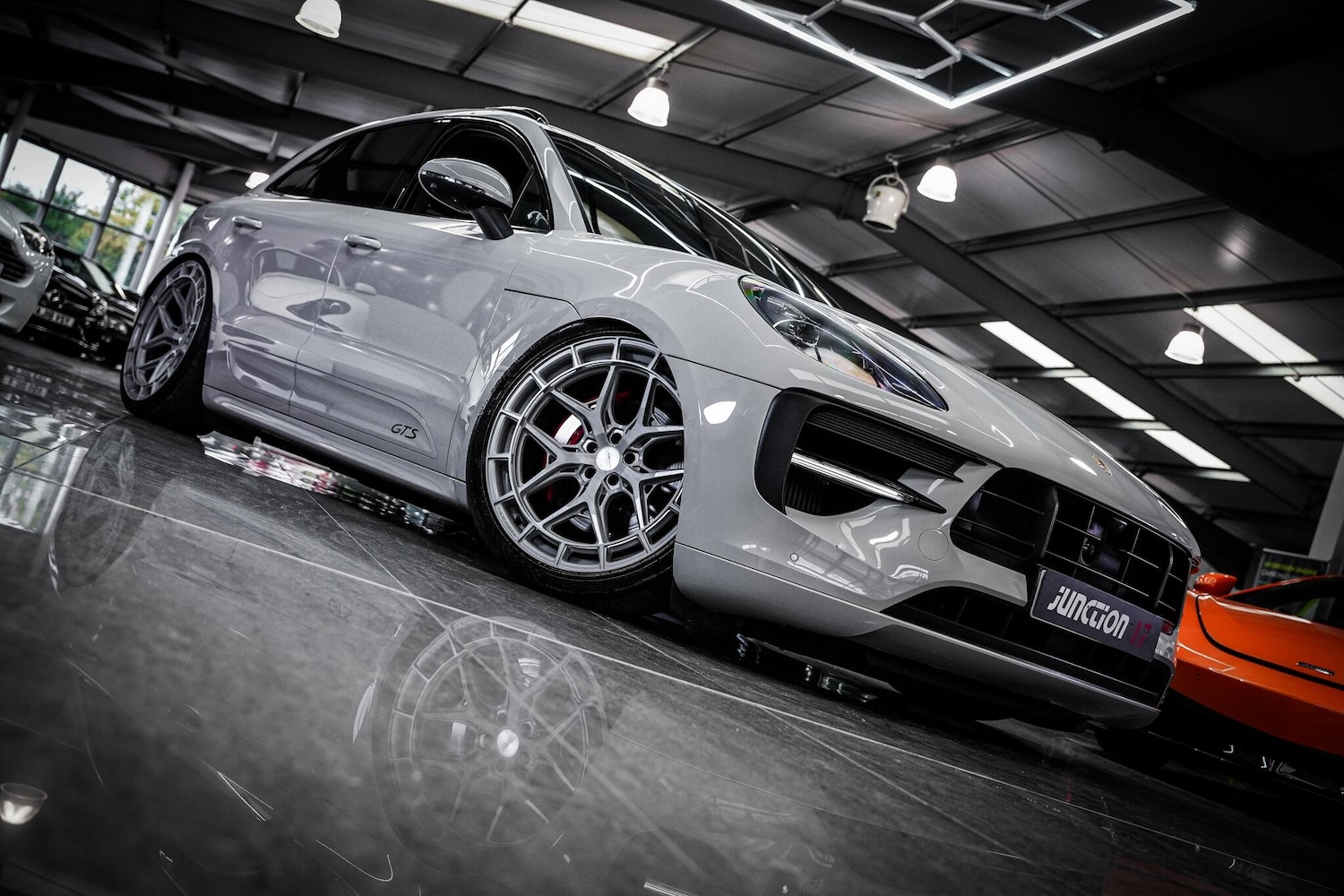 Used Porsche Macan 2021 for sale - 76658425: Photo 6