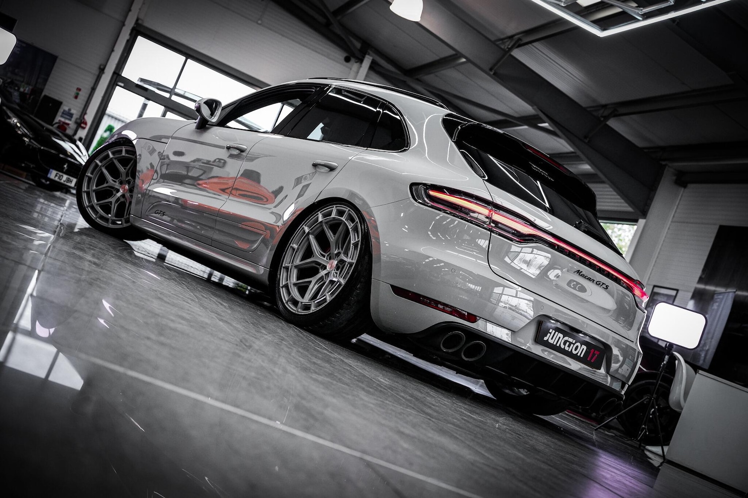 Used Porsche Macan 2021 for sale - 76658425: Photo 8