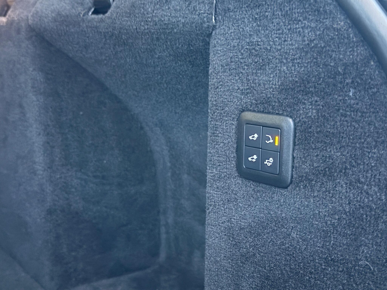 Used Land Rover Range Rover Sport 2018 for sale - 77144279: Photo 15