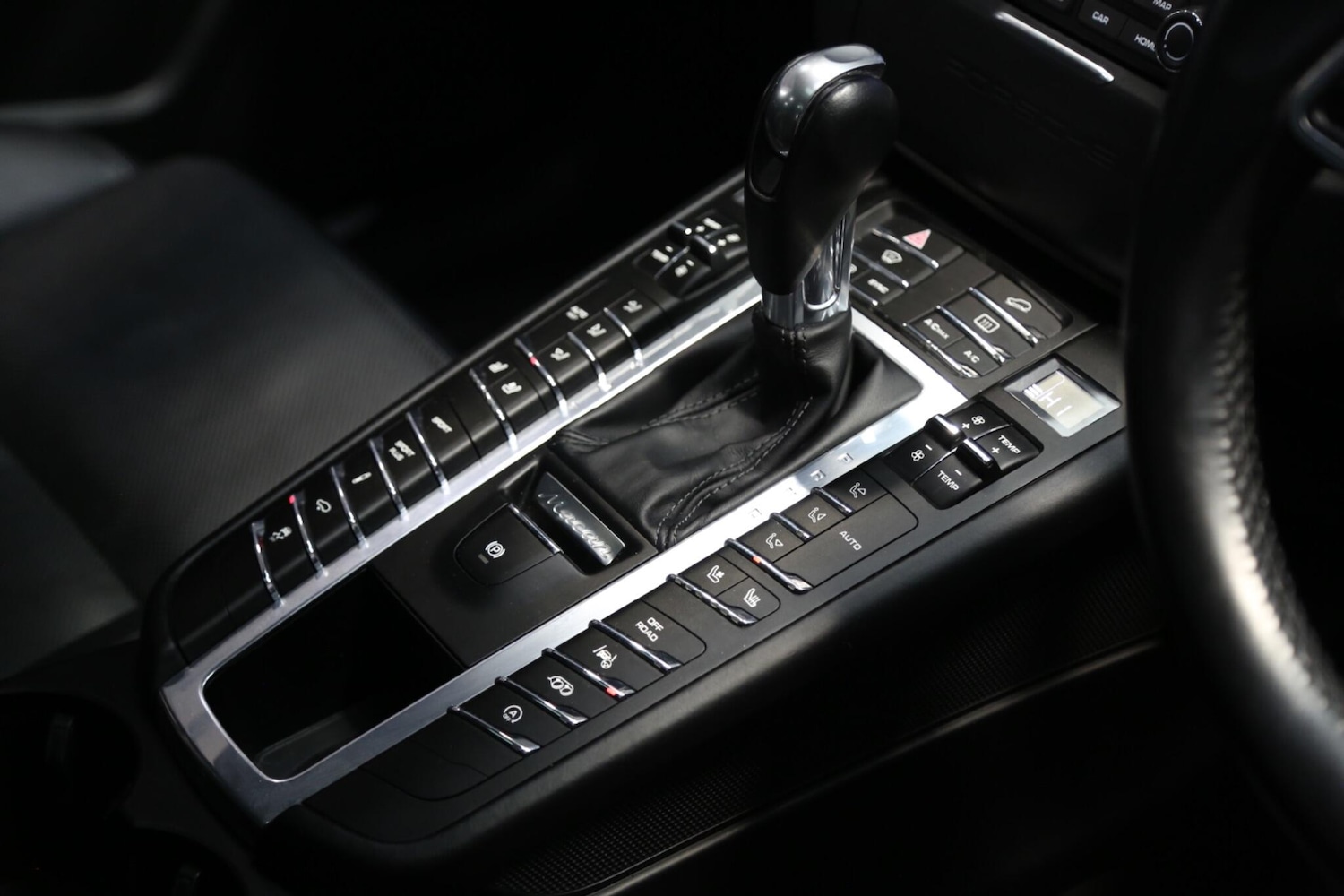 Used Porsche Macan 2017 for sale - 78204524: Photo 30