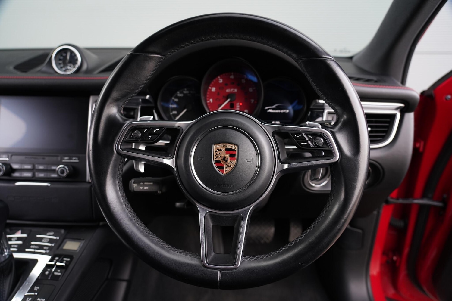 Used Porsche Macan 2017 for sale - 76657359: Photo 11