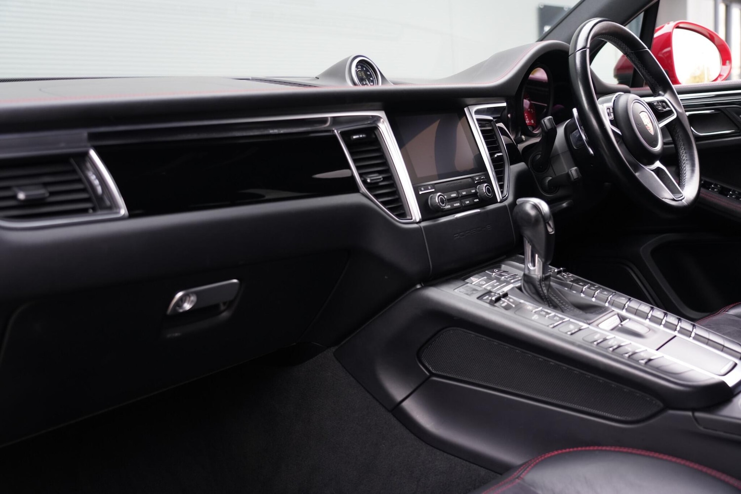 Used Porsche Macan 2017 for sale - 76657359: Photo 12