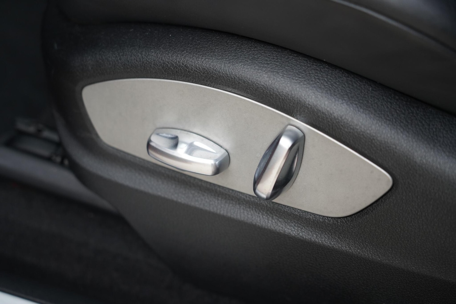 Used Porsche Macan 2017 for sale - 76657359: Photo 26