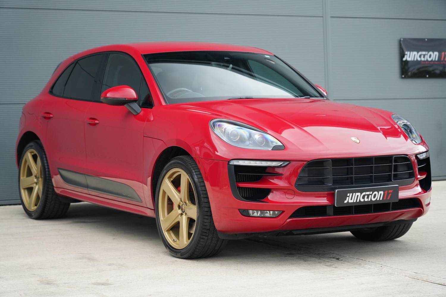Used Porsche Macan 2017 for sale - 76657359: Photo 3