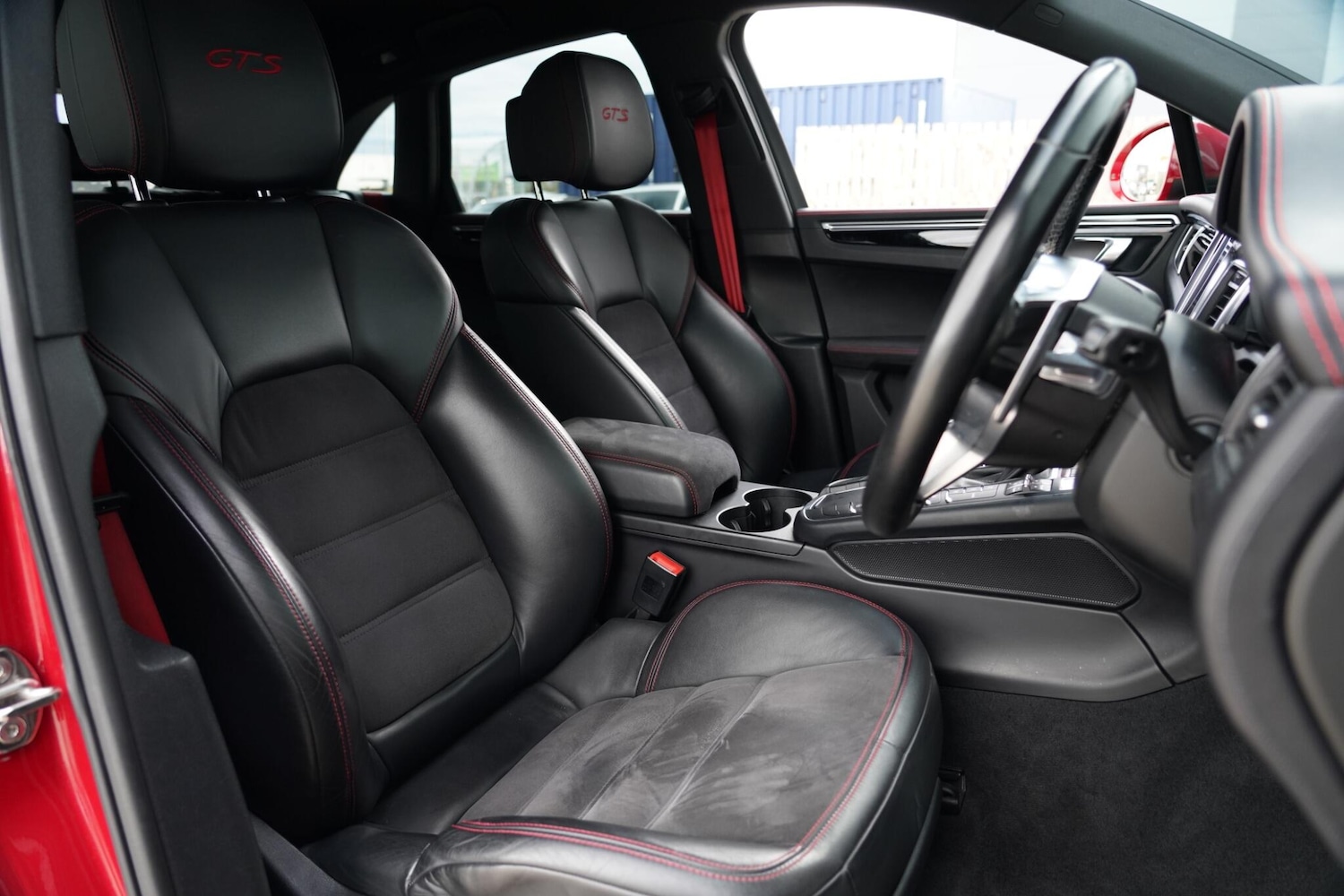 Used Porsche Macan 2017 for sale - 76657359: Photo 9