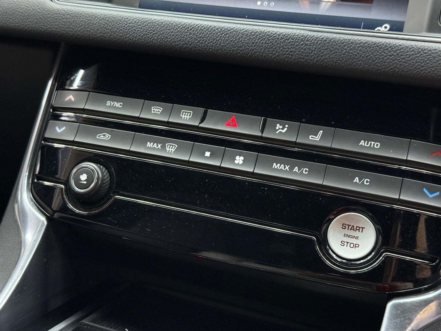 Used Jaguar XF 2016 for sale - 76657386: Photo 16