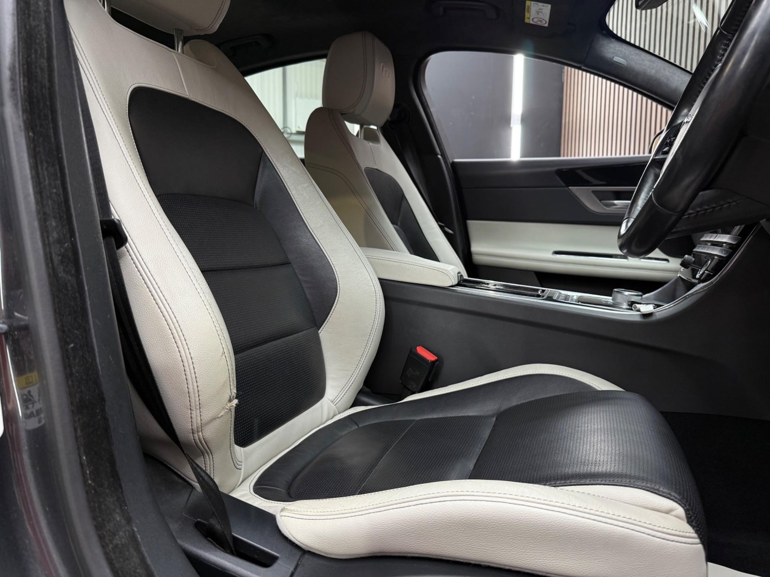 Used Jaguar XF 2016 for sale - 76657386: Photo 19