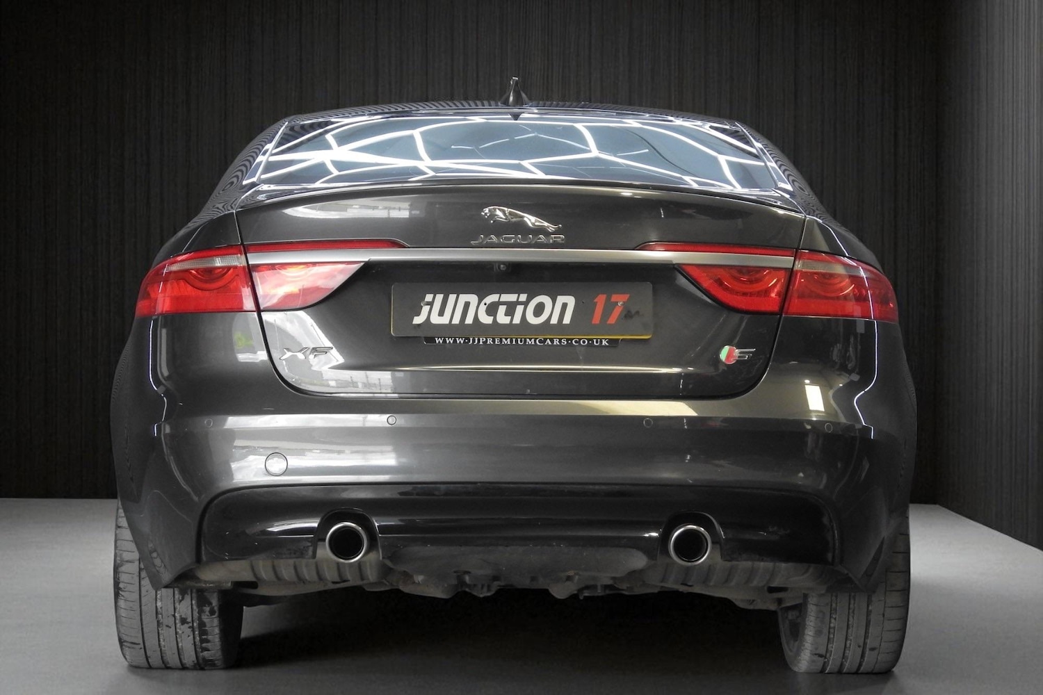 Used Jaguar XF 2016 for sale - 76657386: Photo 2