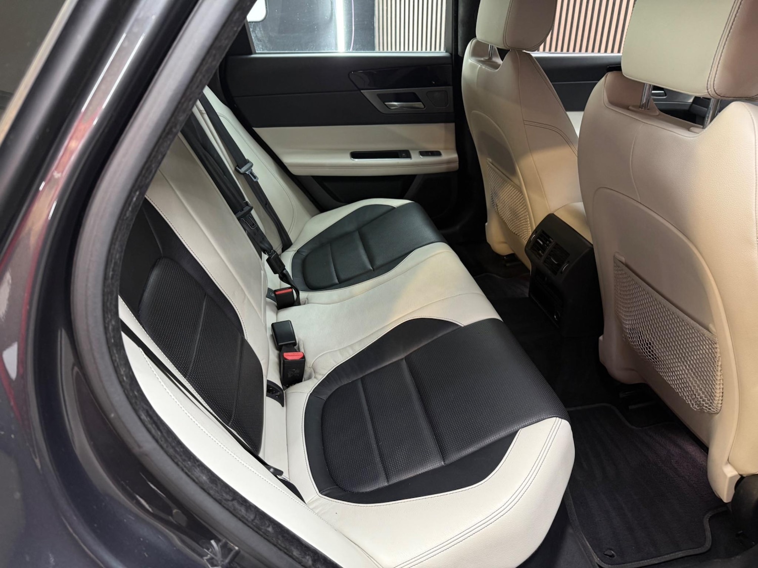 Used Jaguar XF 2016 for sale - 76657386: Photo 23