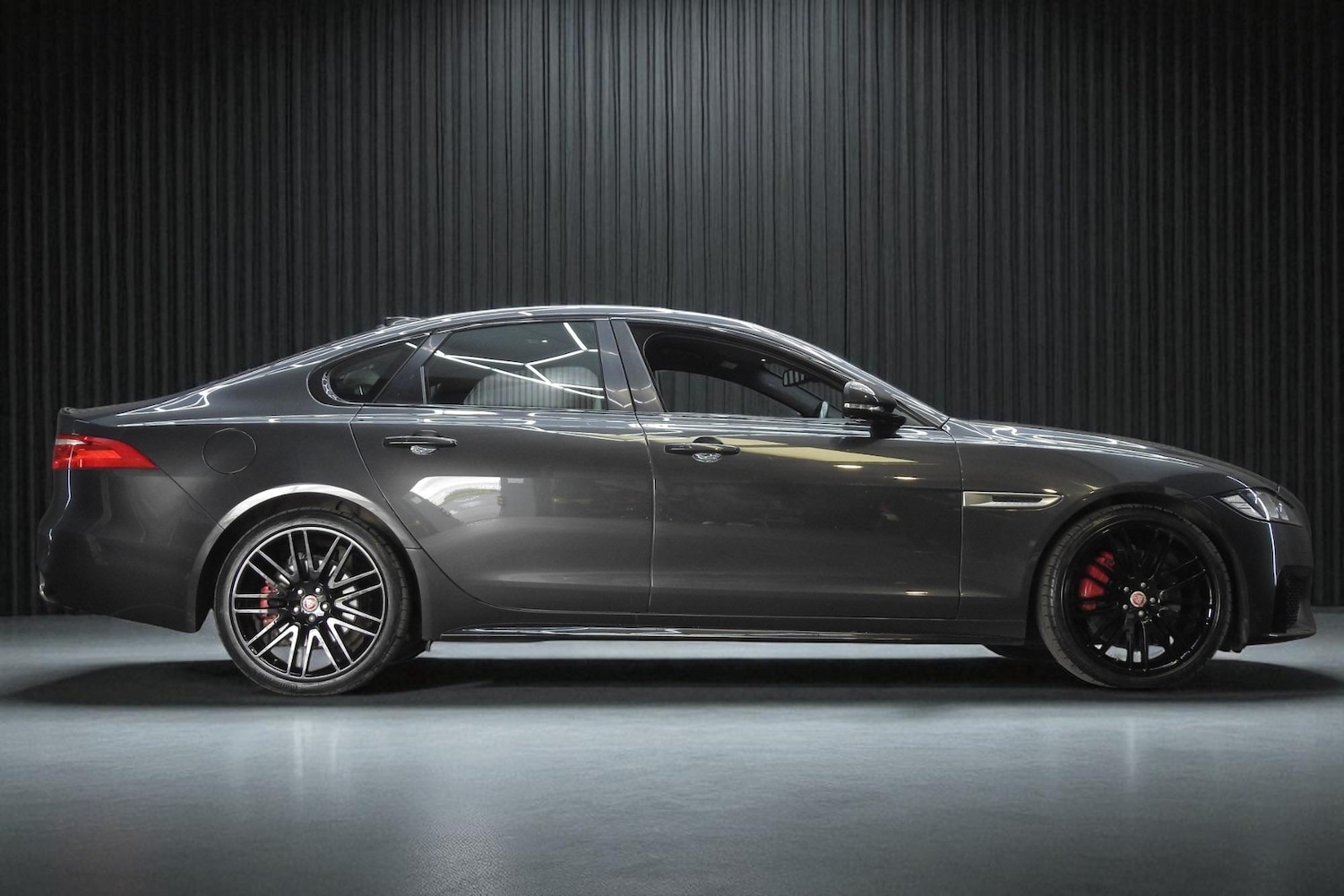 Used Jaguar XF 2016 for sale - 76657386: Photo 5