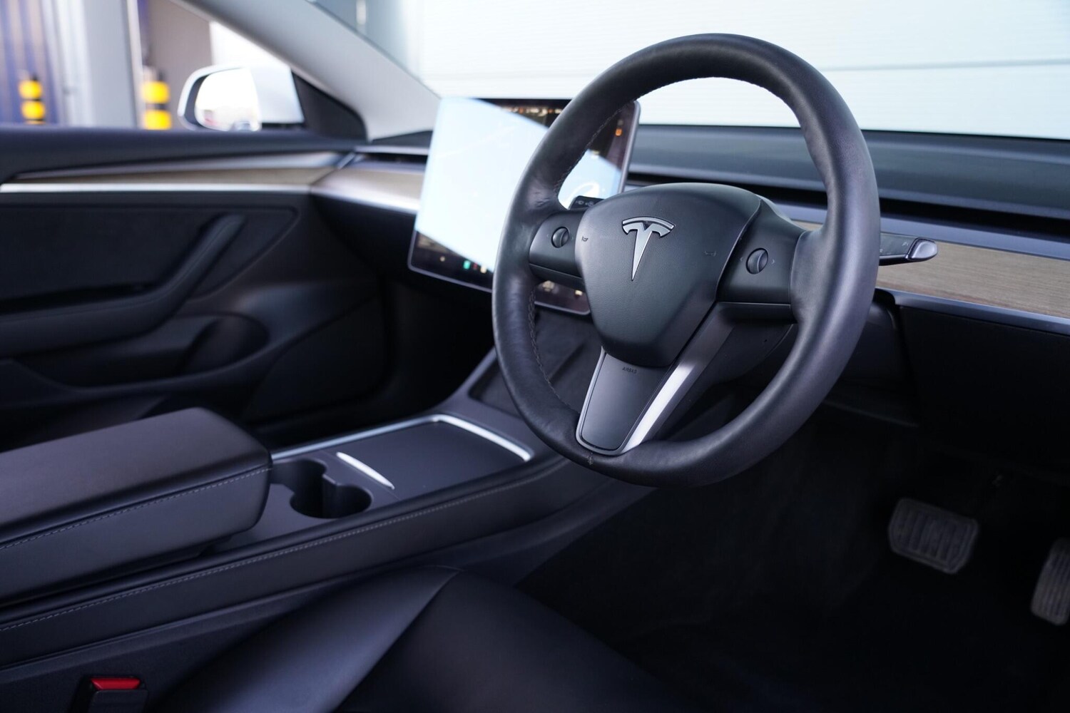 Used Tesla Model 3 for sale - 77825087: Photo 2