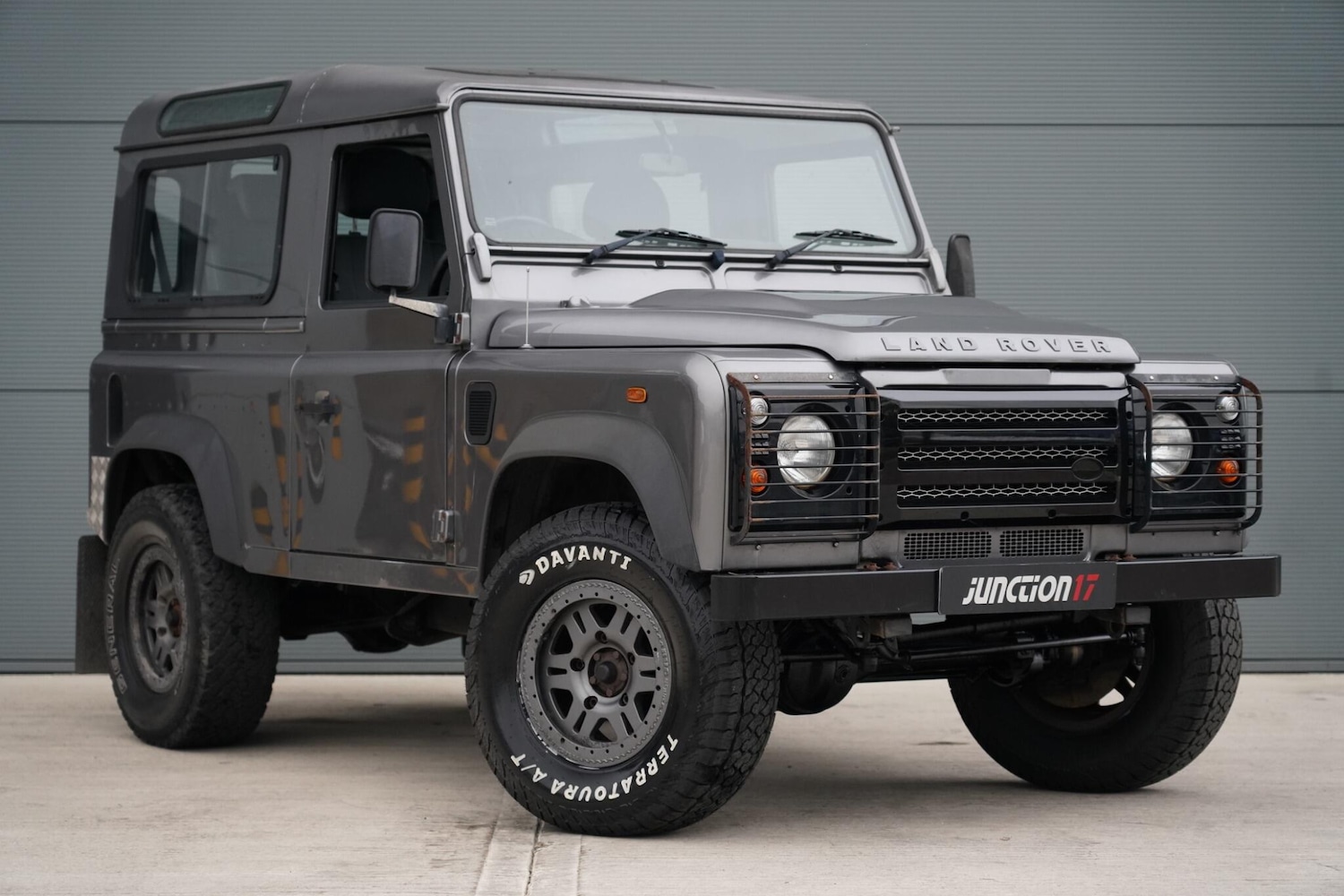 Used Land Rover Defender 2010 for sale - 76659432: Photo 1