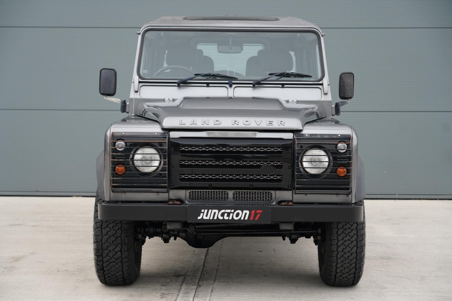 Used Land Rover Defender 2010 for sale - 76659432: Photo 5
