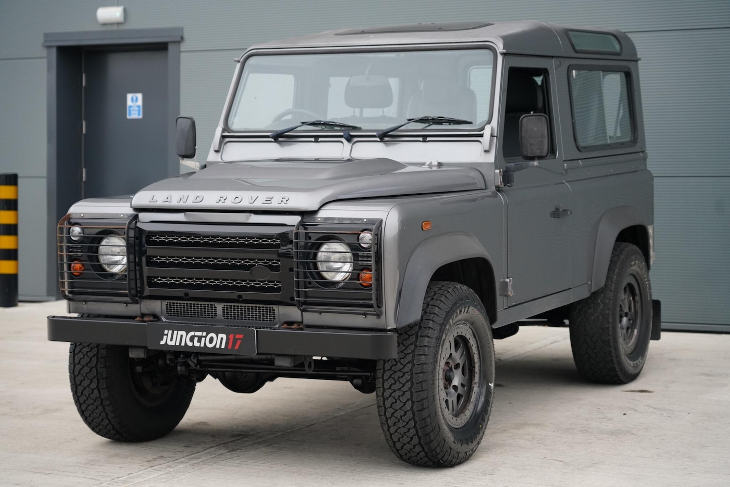 Used Land Rover Defender 2010 for sale - 76659432: Photo 6