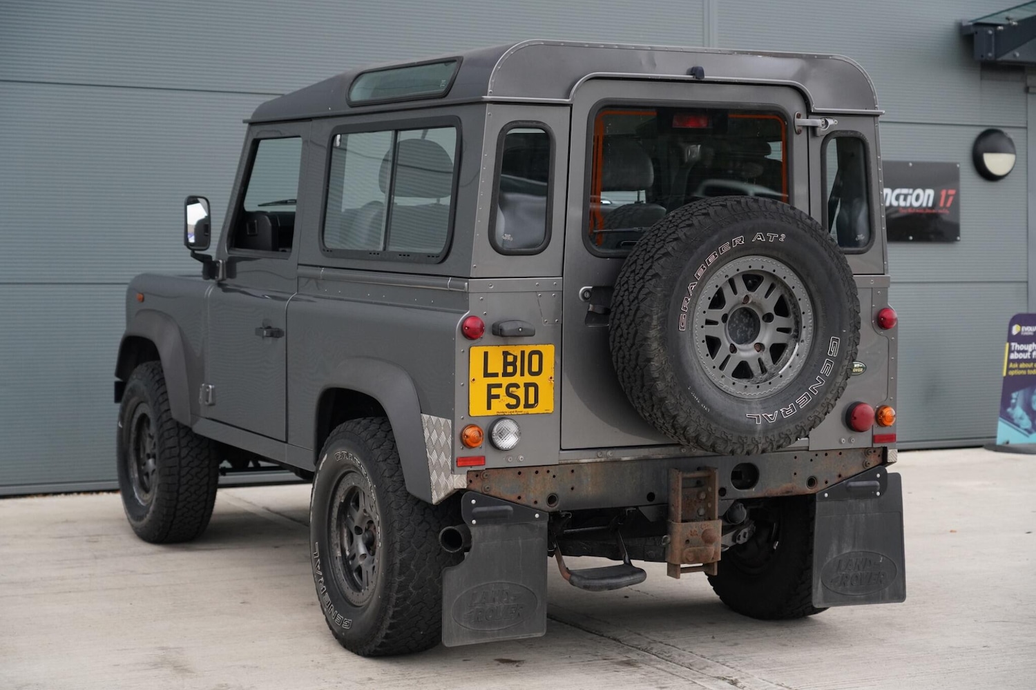 Used Land Rover Defender 2010 for sale - 76659432: Photo 7