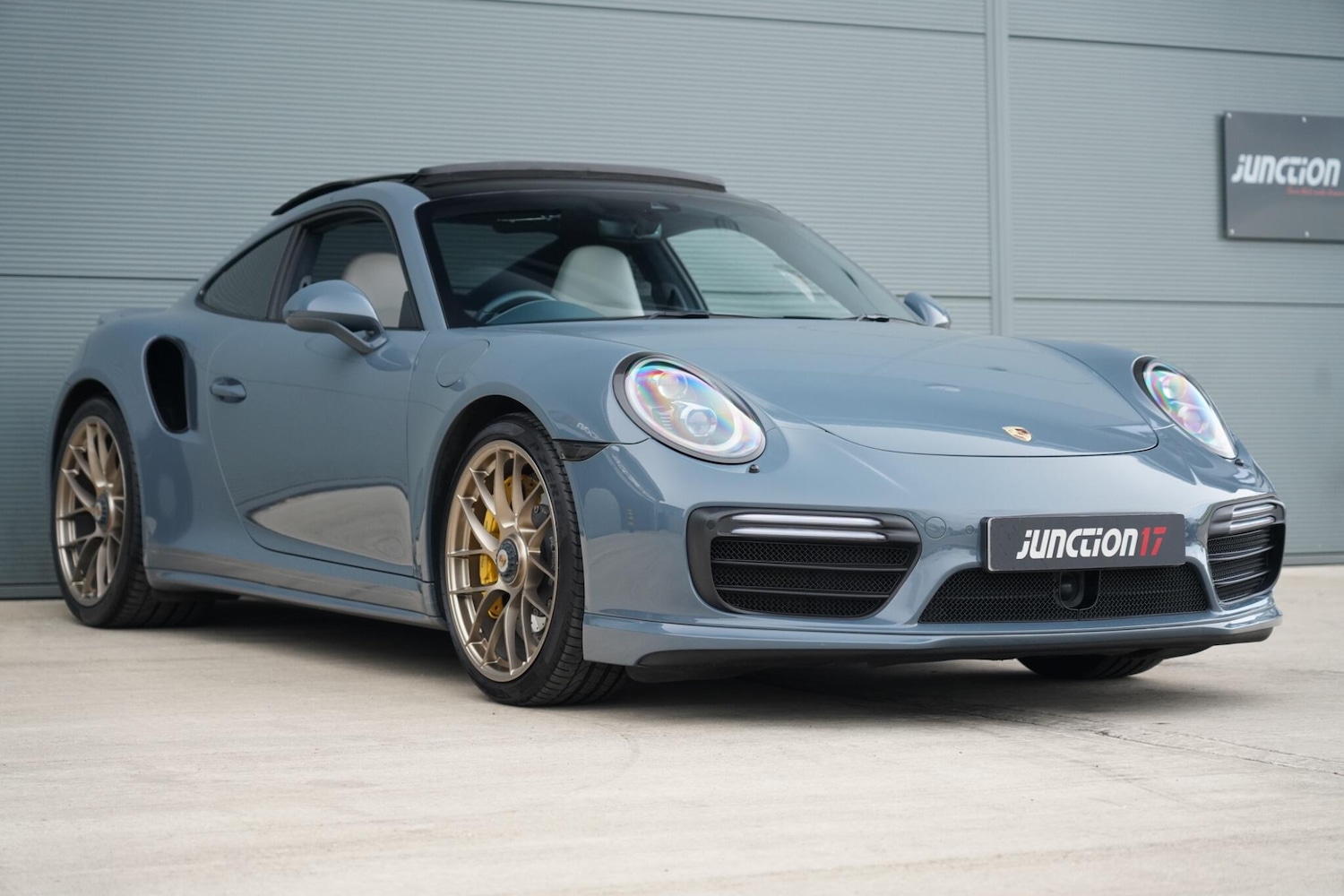 Used Porsche 911 2017 for sale - 78156915: Photo 3