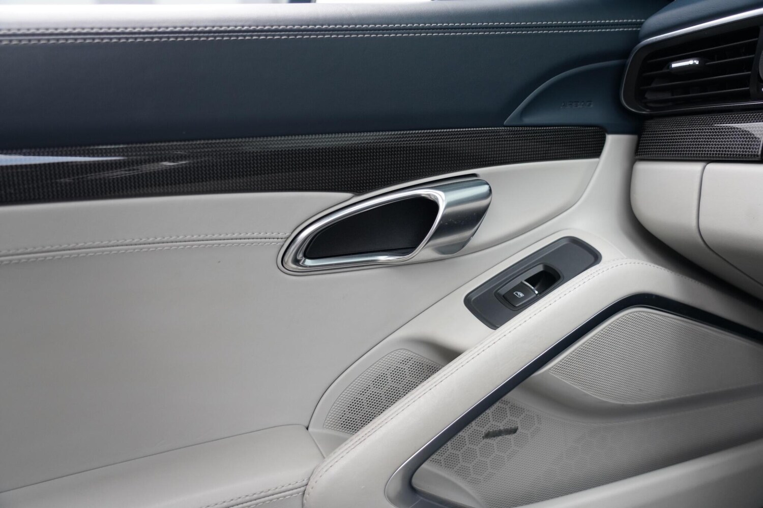 Used Porsche 911 2017 for sale - 78156915: Photo 40