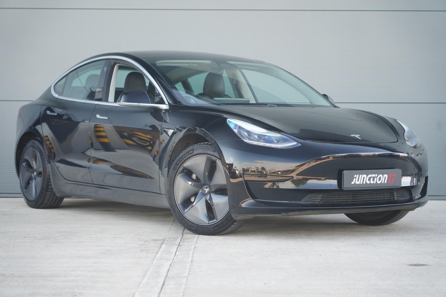 Used Tesla Model 3 2019 for sale - 76657421: Photo 1