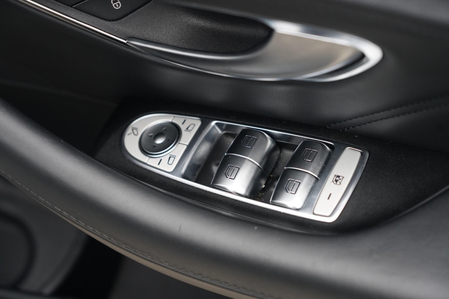 Used Mercedes-Benz E Class for sale - 76658616: Photo 32