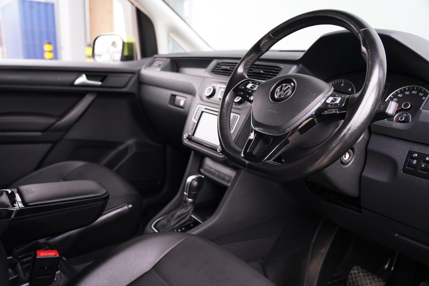 Used Volkswagen Caddy 2018 for sale - 76657943: Photo 2