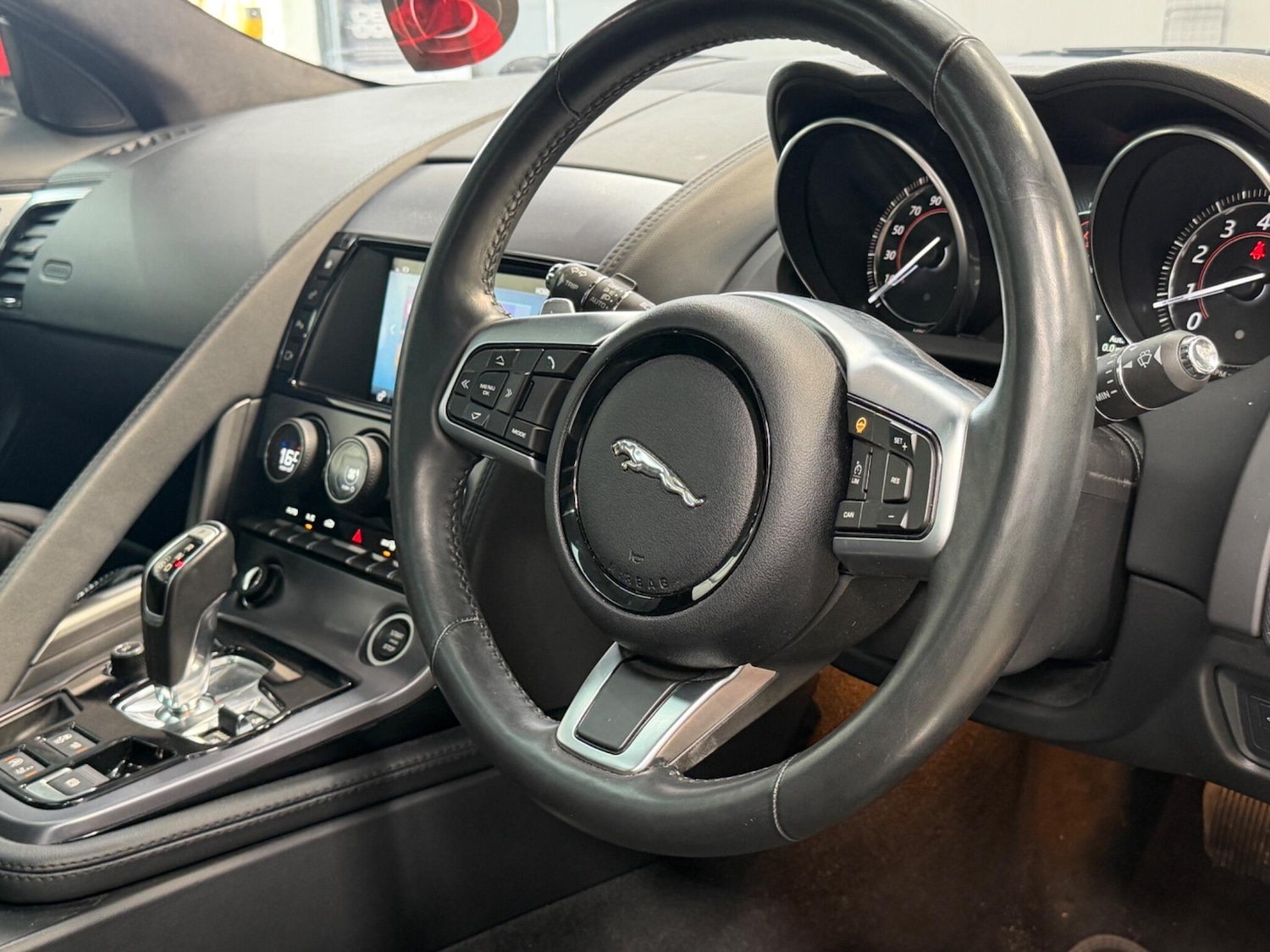 Used Jaguar F-Type 2017 for sale - 78170643: Photo 2