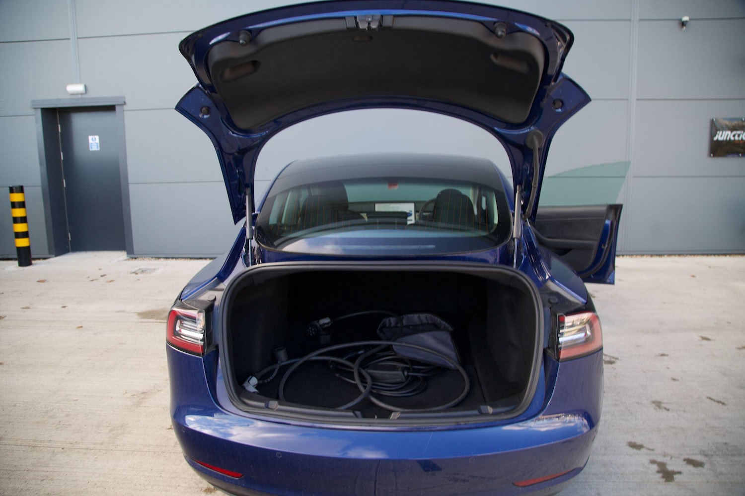 Used Tesla Model 3 2020 for sale - 76657260: Photo 23