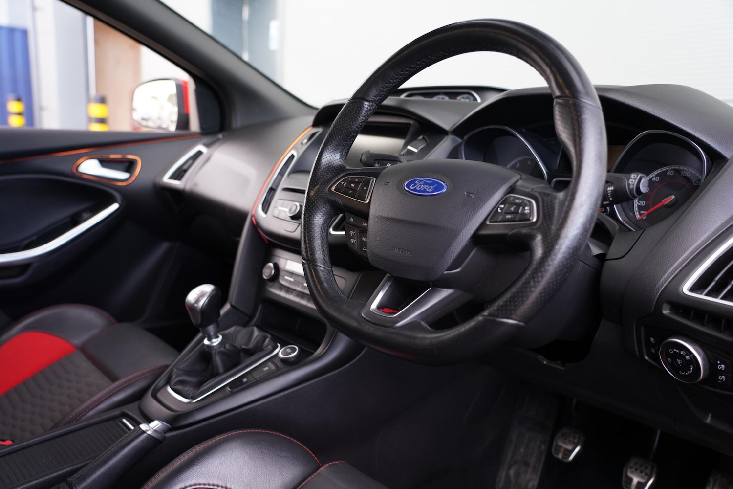 Used Ford Focus 2015 for sale - 76657647: Photo 12
