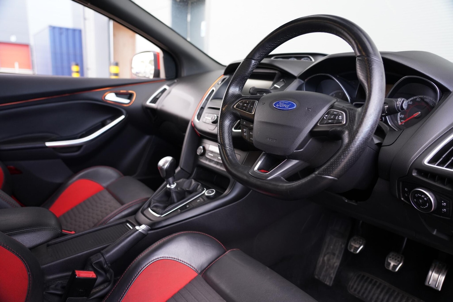 Used Ford Focus 2015 for sale - 76657647: Photo 2