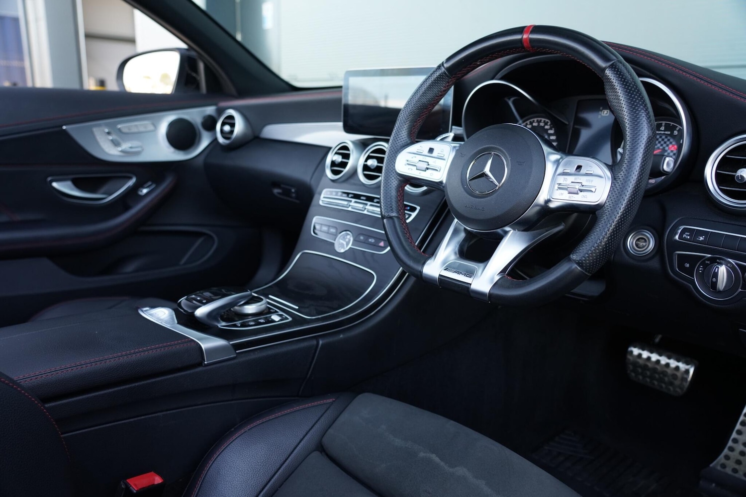 Used Mercedes-Benz C Class 2019 for sale - 76659337: Photo 2