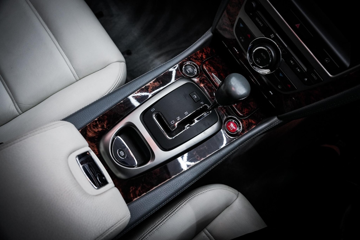 Used Jaguar XKR 2007 for sale - 77255467: Photo 4