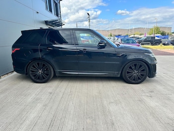 Used Land Rover Range Rover Sport 2018 for sale - 78547960: Photo