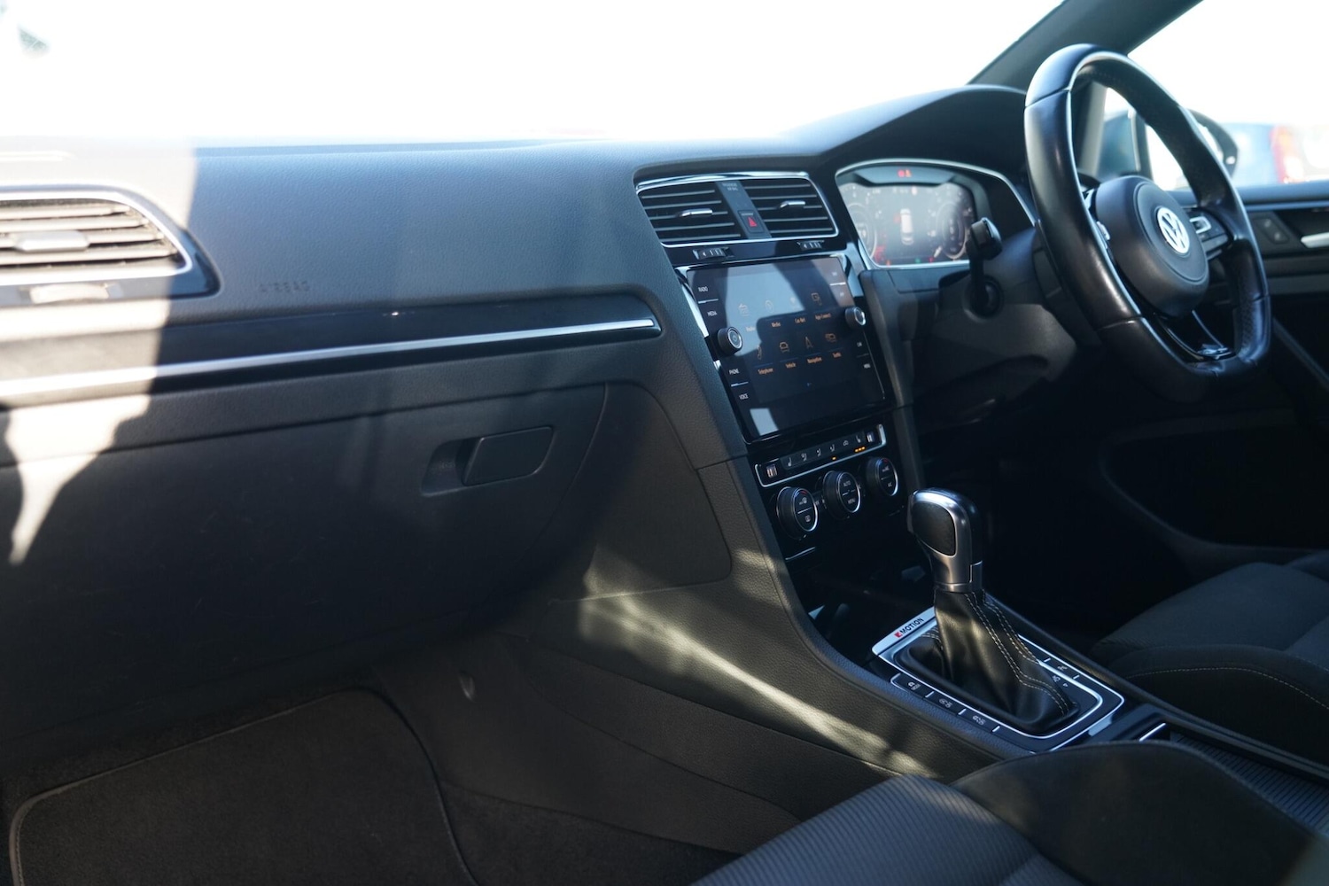 Used Volkswagen Golf 2019 for sale - 76667419: Photo 14