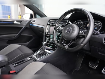 Used Volkswagen Golf 2017 for sale - 78946135: Photo