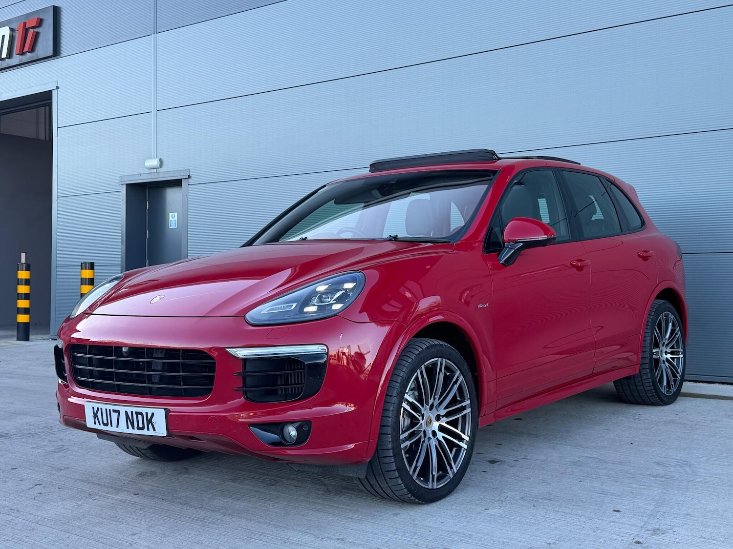 Used Porsche Cayenne 2017 for sale - 76667311: Photo 7