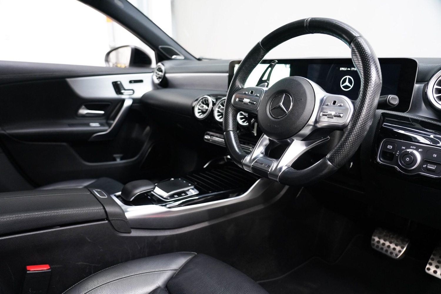 Used Mercedes-Benz A-Class for sale - 76993805: Photo 2