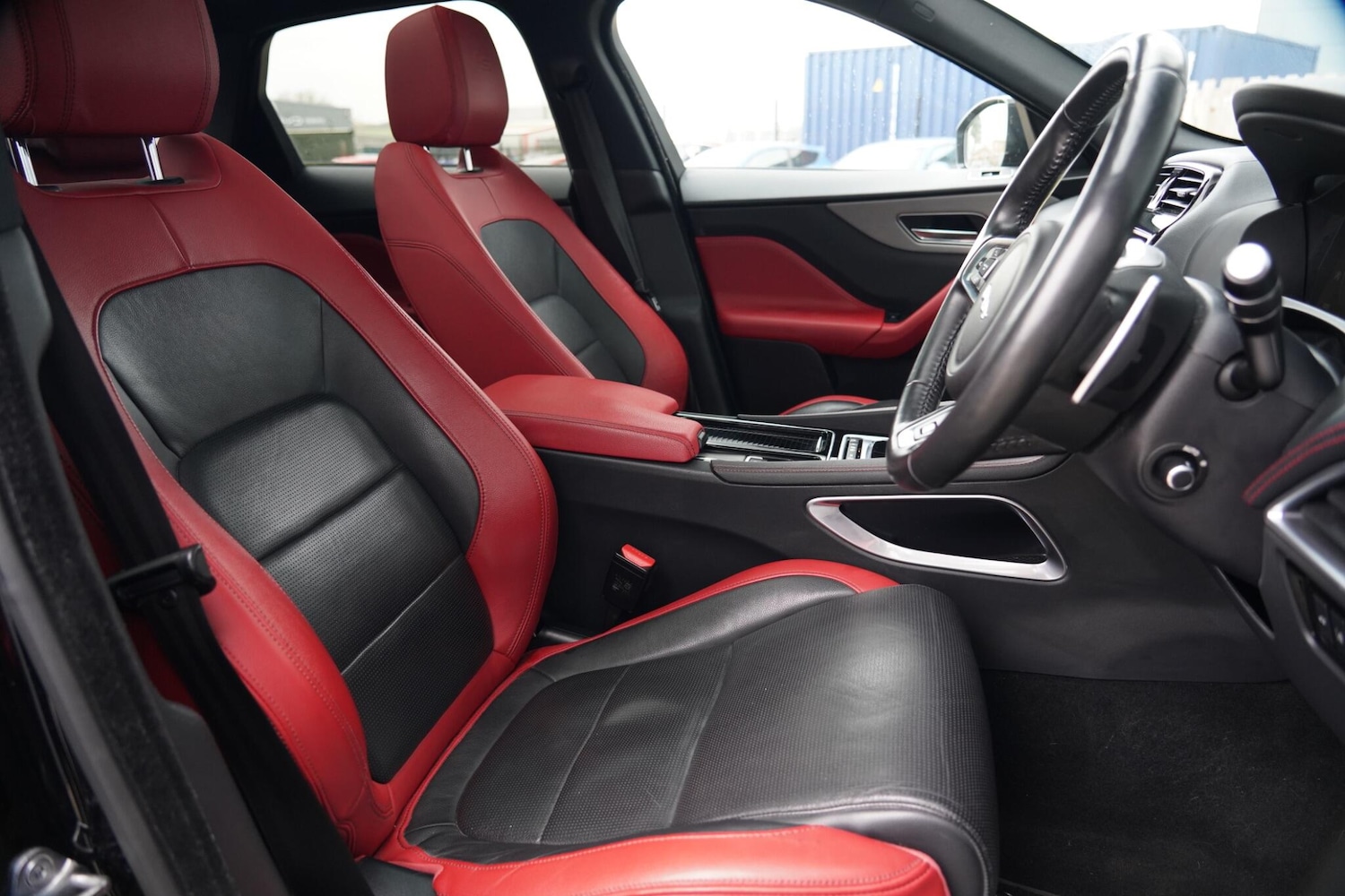 Used Jaguar F-Pace 2018 for sale - 77783776: Photo 3