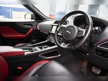 Used Jaguar F-Pace 2018 for sale - 77783776: Photo