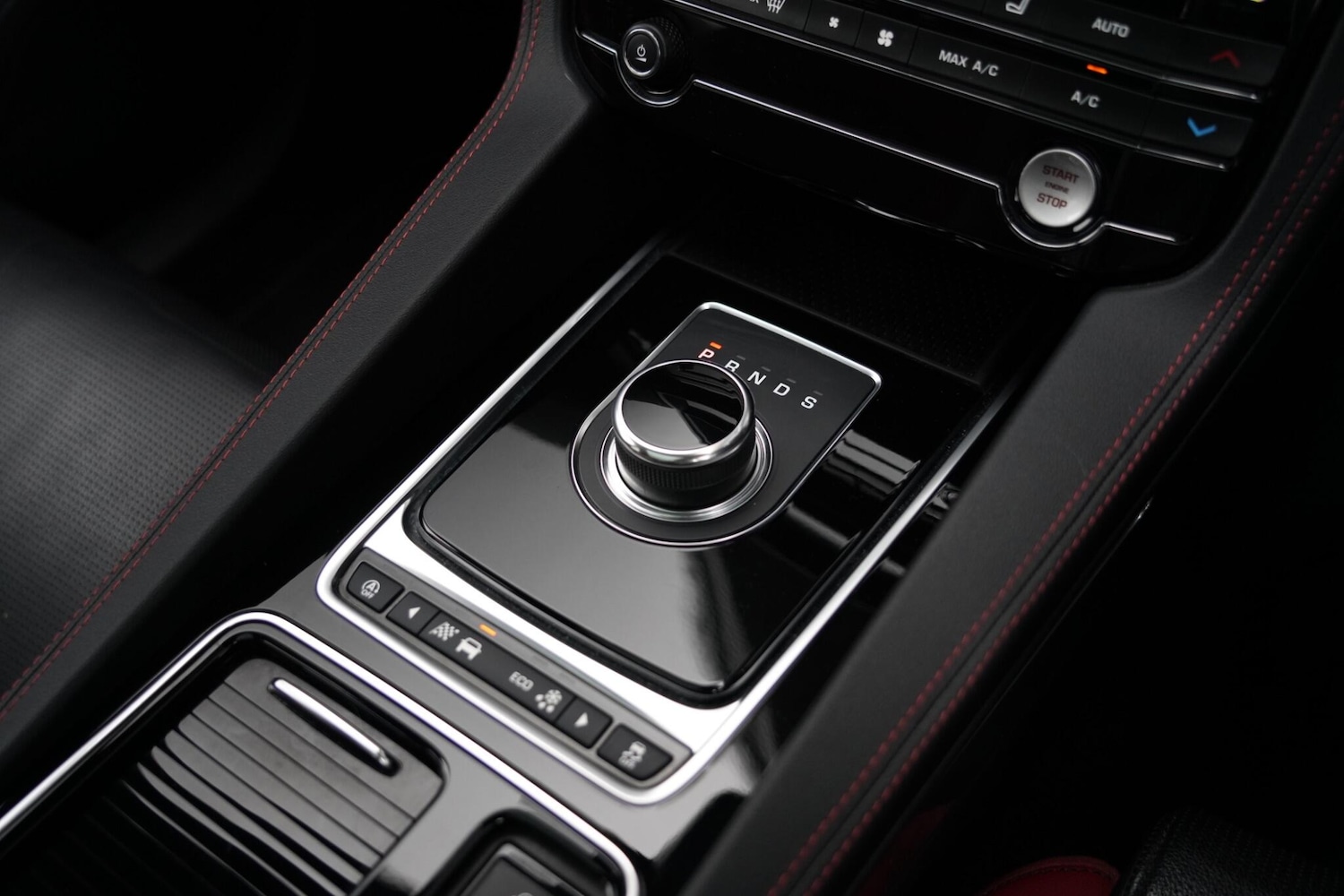 Used Jaguar F-Pace 2018 for sale - 77783776: Photo 8