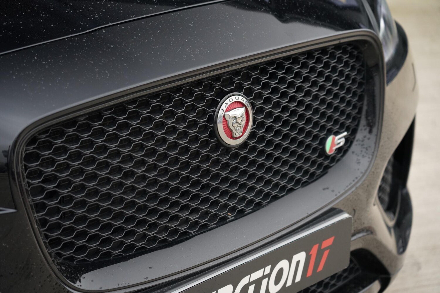 Used Jaguar F-Pace 2018 for sale - 77783776: Photo 9