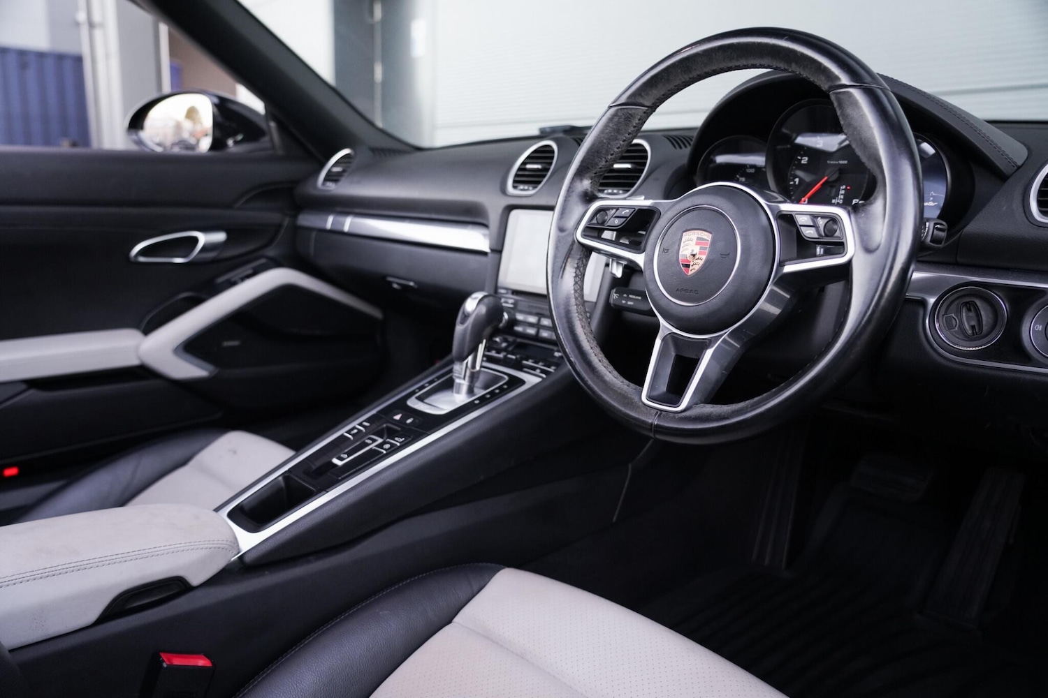 Used Porsche Boxster 2018 for sale - 77386776: Photo 2
