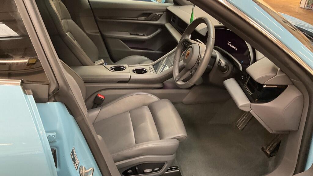 Used Porsche Taycan 2022 for sale - 77783796: Photo 8