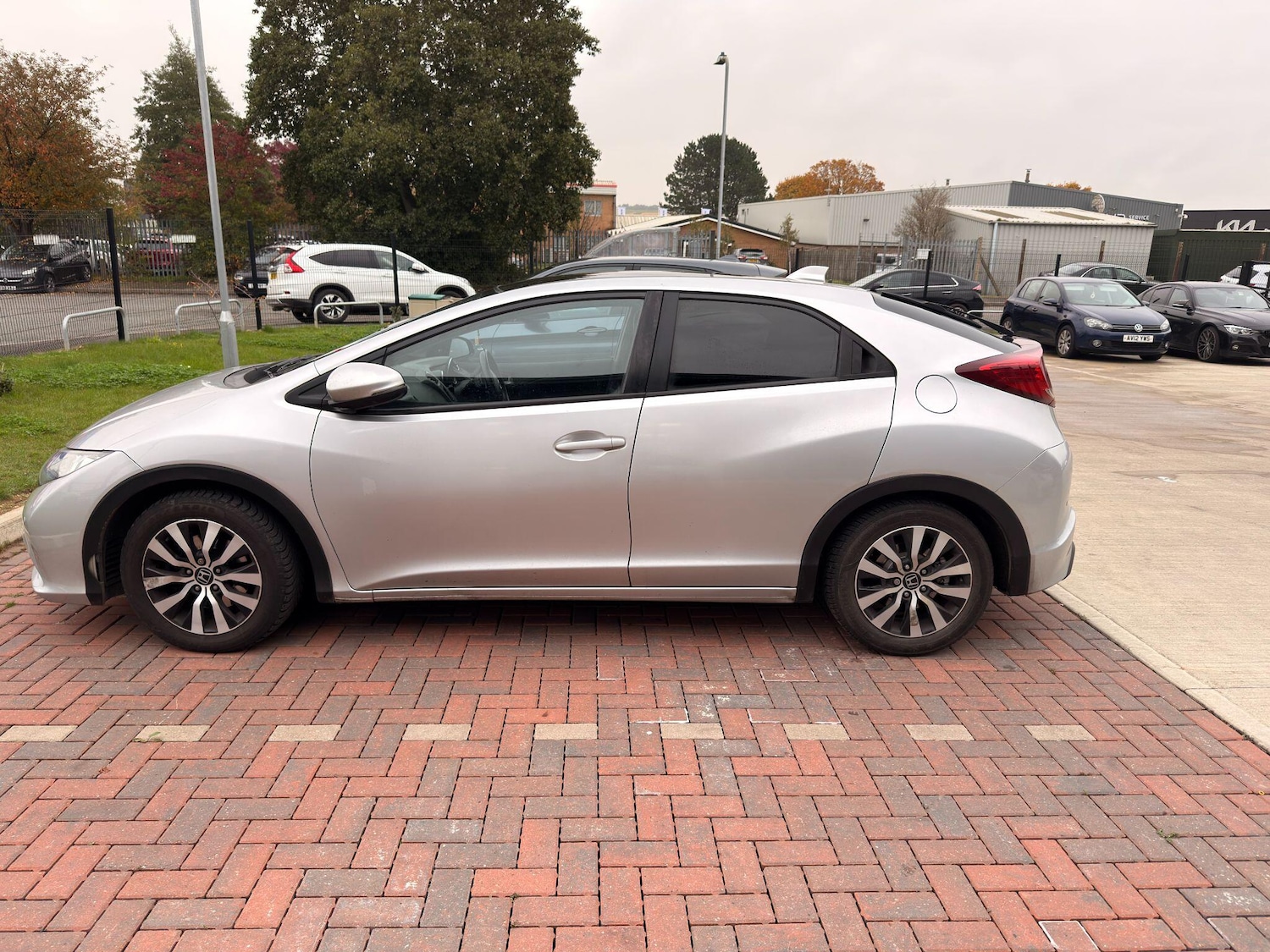 Used Honda Civic for sale - 76996792: Photo 4