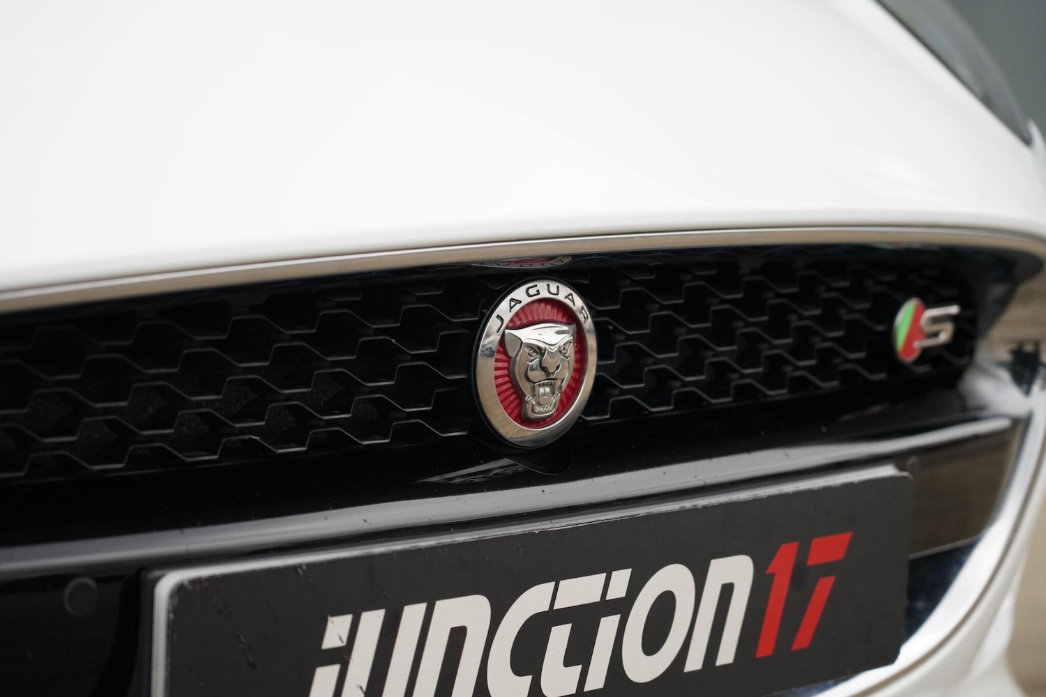 Used Jaguar F-Type 2015 for sale - 76965438: Photo 25