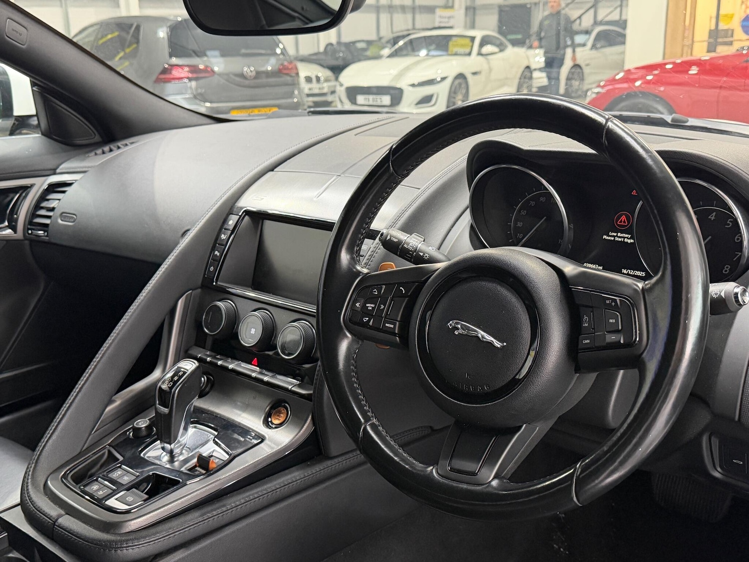 Used Jaguar F-Type 2015 for sale - 76965438: Photo 8