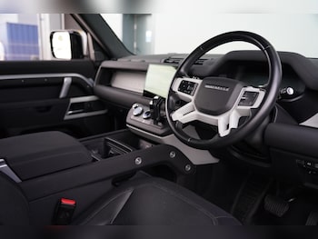 Used Land Rover Defender 90 2023 for sale - 79201363: Photo