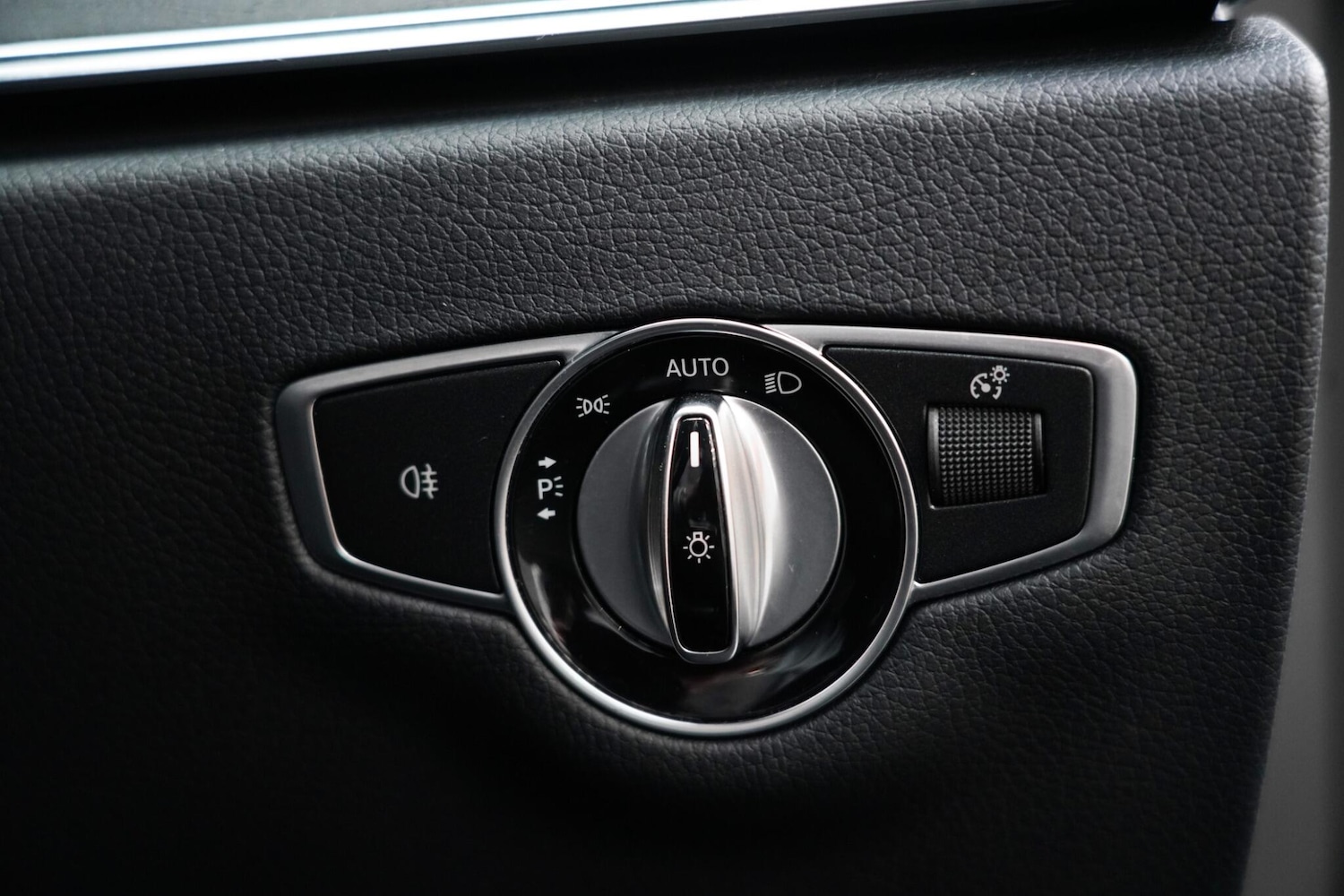 Used Mercedes-Benz E Class 2019 for sale - 76657883: Photo 31