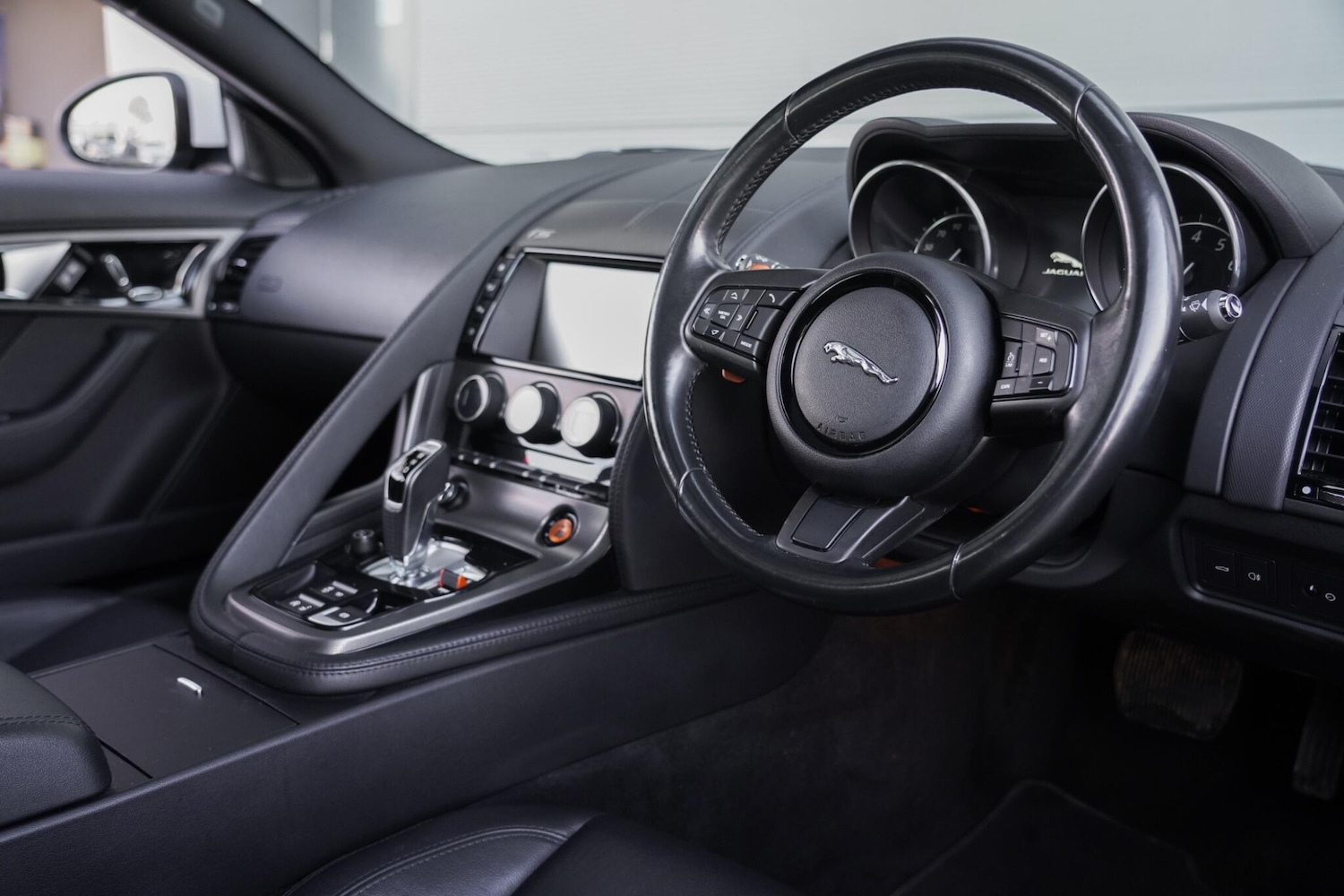 Used Jaguar F-Type 2015 for sale - 77066693: Photo 11