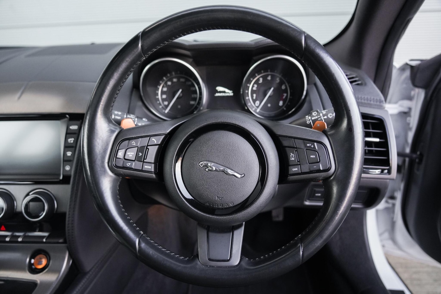 Used Jaguar F-Type 2015 for sale - 77066693: Photo 13